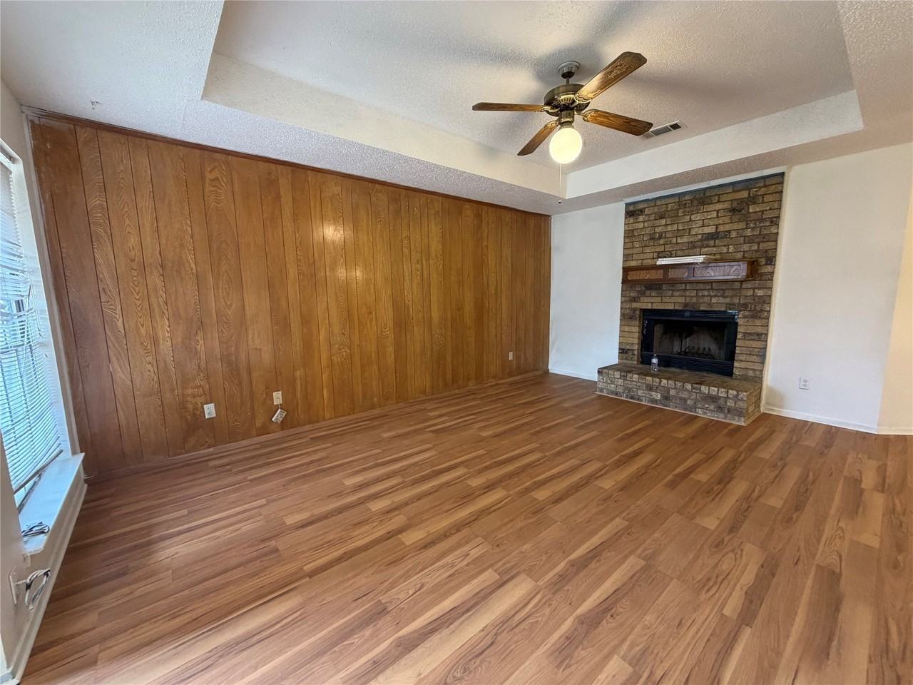 425 Signal Hill Ct N - Photo 2 of 15