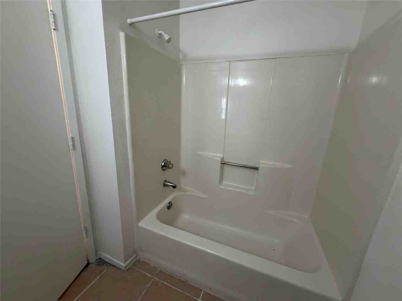 425 Signal Hill Ct N - Photo 7 of 15