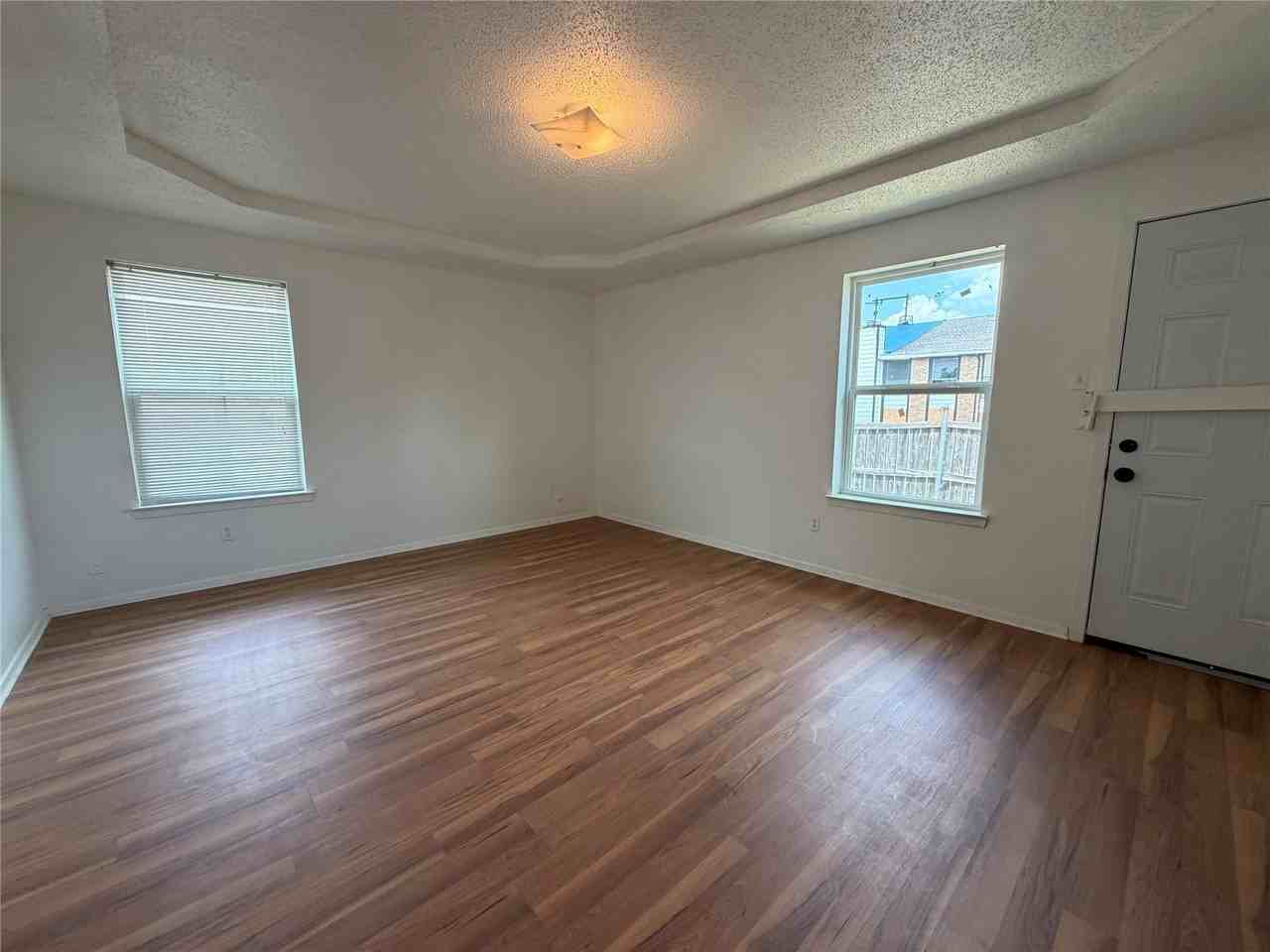 425 Signal Hill Ct N - Photo 7 of 16