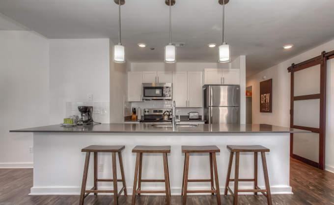 442 W 7th St - Photo 2 of 8