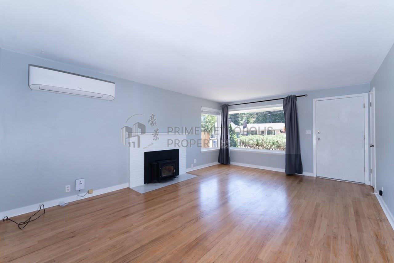 410 South 116th Street Seattle WA 98168 #1 - Photo 4 of 19