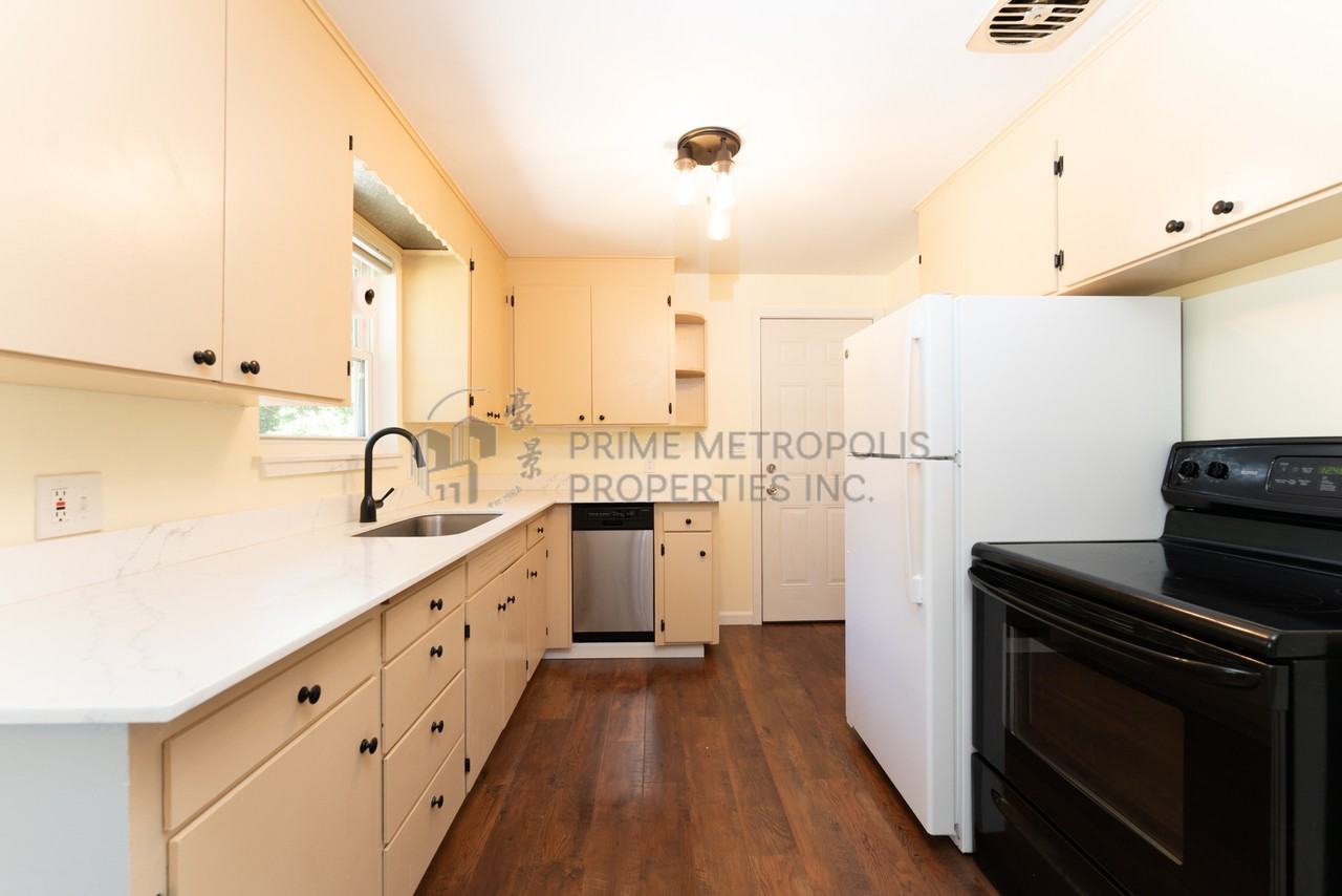 410 South 116th Street Seattle WA 98168 #1 - Photo 6 of 19