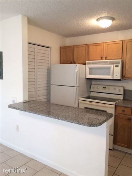 55 N Grove St - Photo 2 of 10