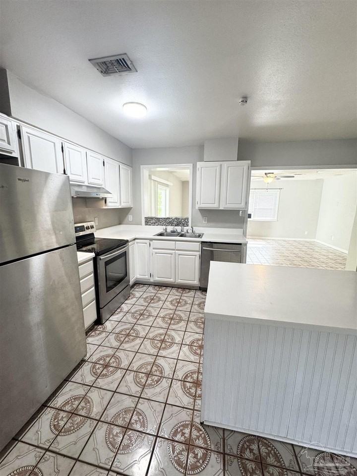 802 Blue Springs Dr - Photo 5 of 23