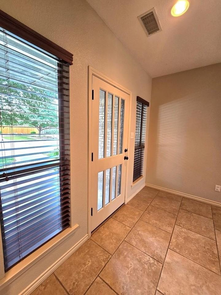 5511 Rio Grande Ave - Photo 4 of 35