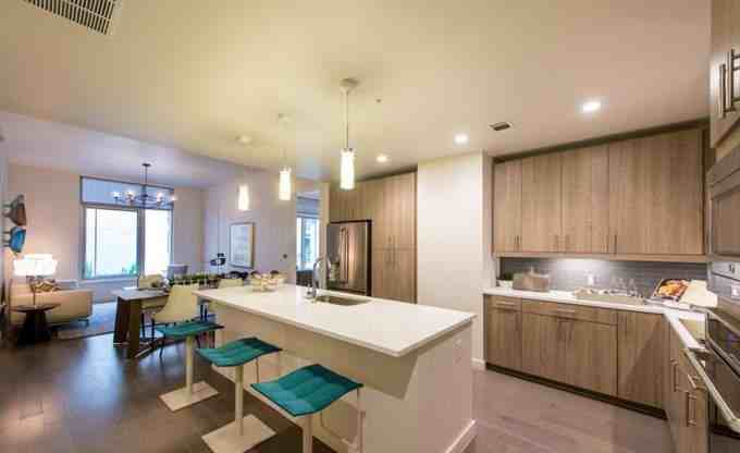 1731 Hermann Dr - Photo 3 of 10