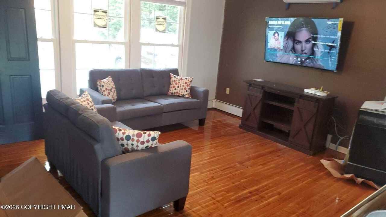 195 Stillwater Dr - Photo 2 of 10