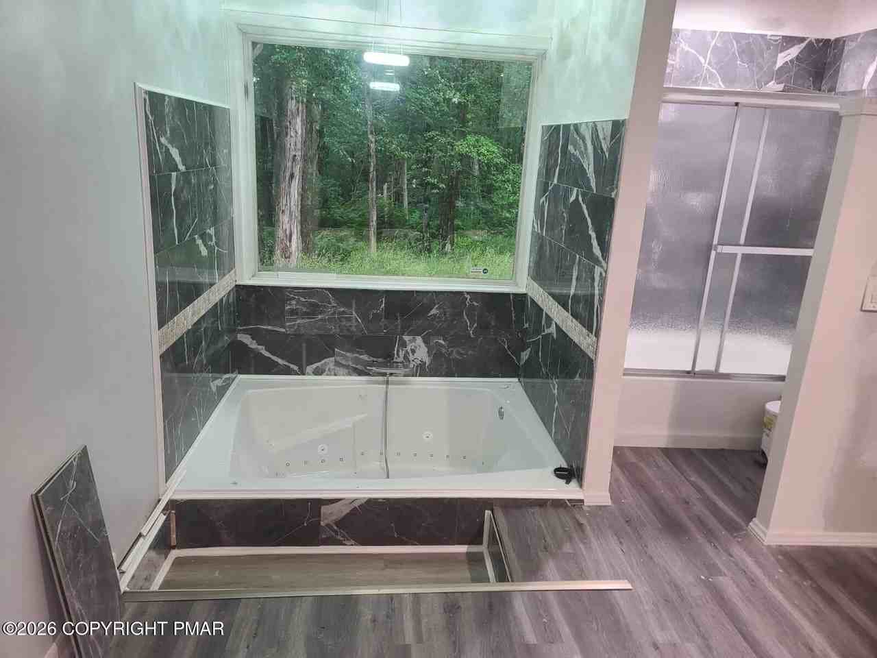 195 Stillwater Dr - Photo 5 of 10