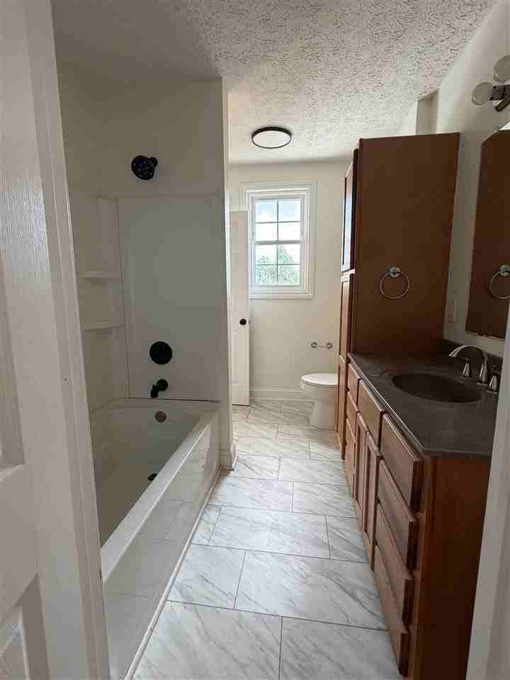 509 University Dr - Photo 3 of 6