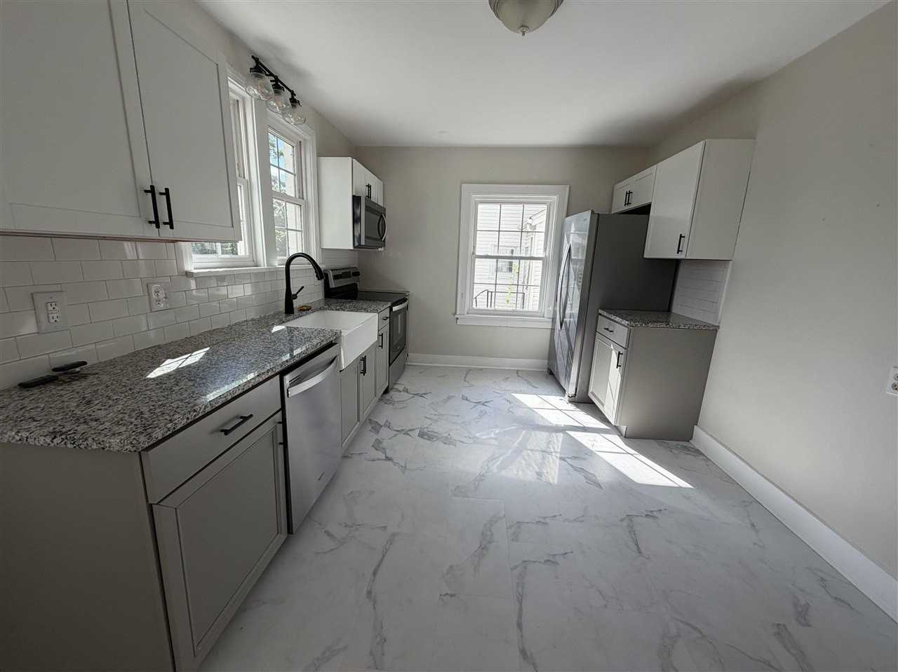 509 University Dr - Photo 4 of 6