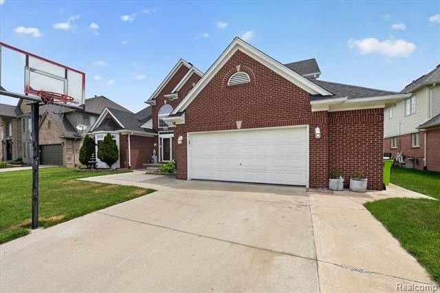 48166 Ellington Dr - Photo 4 of 8