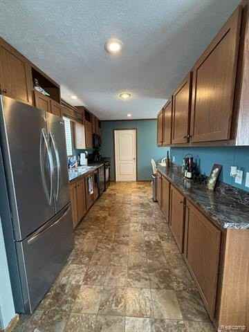 220 Pheasant Ln - Photo 5 of 21