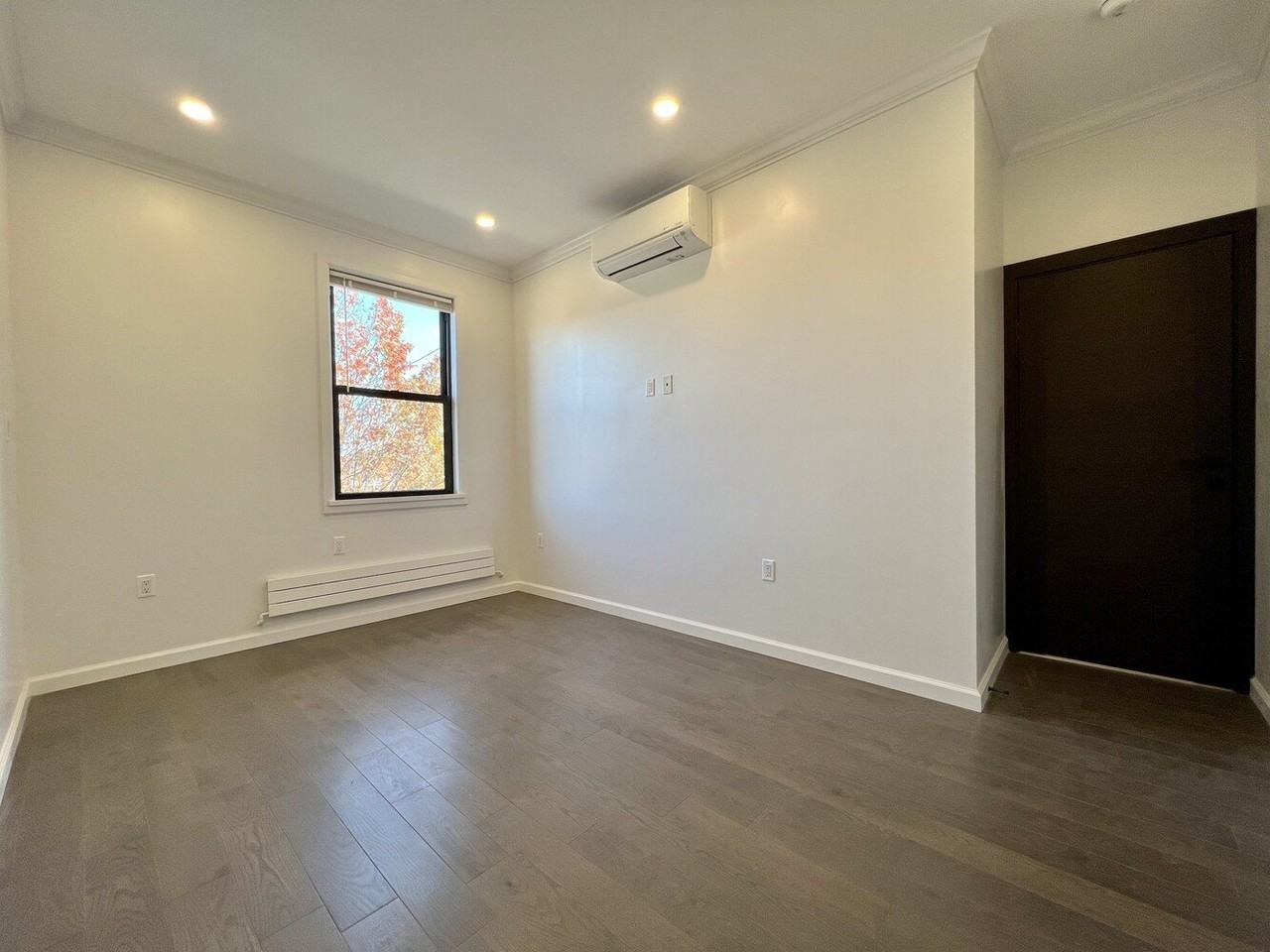 47 -14 Ditmars Boulevar #2 - Photo 4 of 10