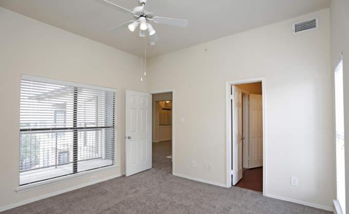 2355 N Field St - Photo 3 of 10