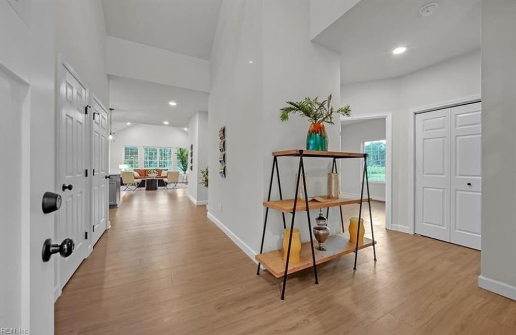 324 Bank St - Photo 5 of 47