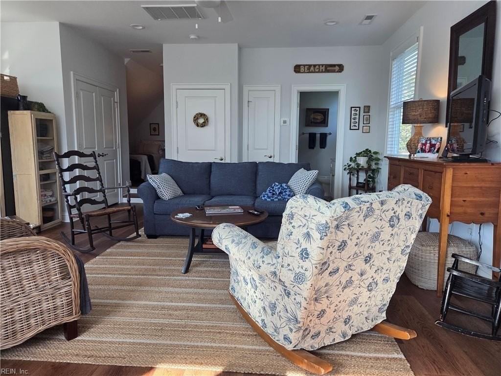 401 Virginia Ave - Photo 2 of 15