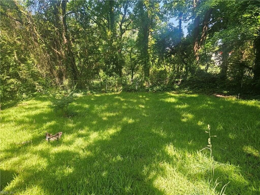 2615 Somme Ave - Photo 2 of 9