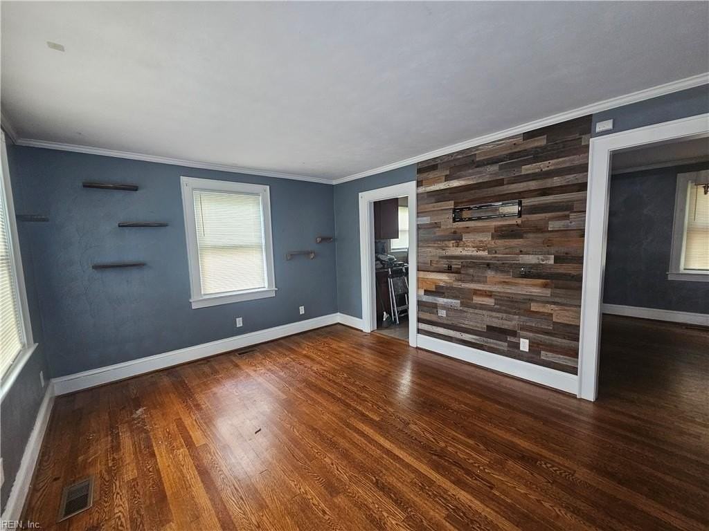 2615 Somme Ave - Photo 7 of 9