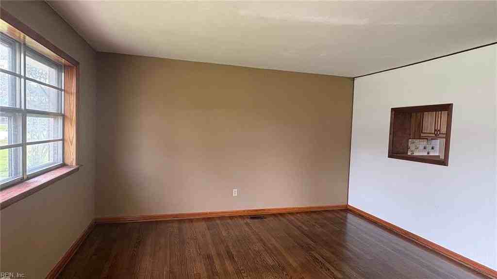 713 Willow Dr - Photo 3 of 17