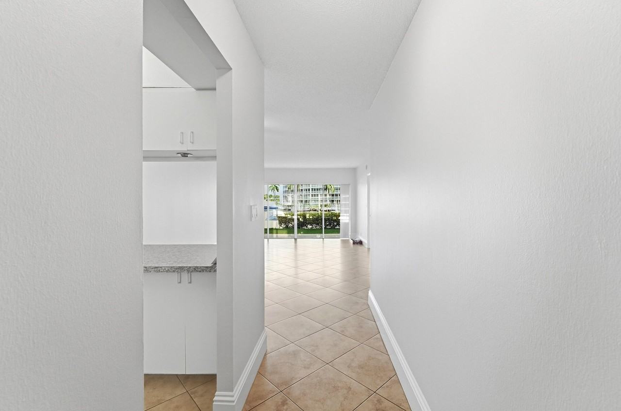 1427 E Hillsboro Blvd #123 - Photo 7 of 32