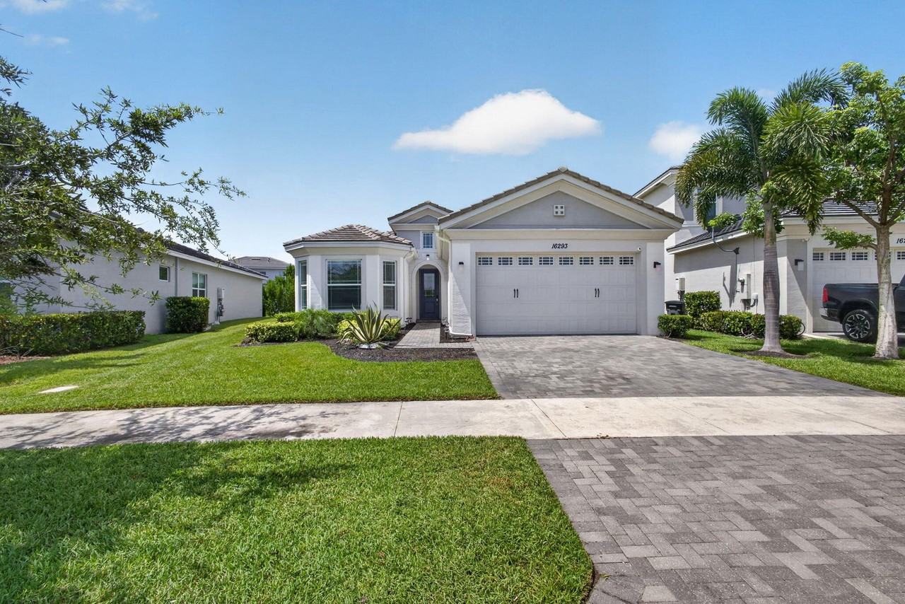 16293 Melogold Dr - Photo 4 of 50