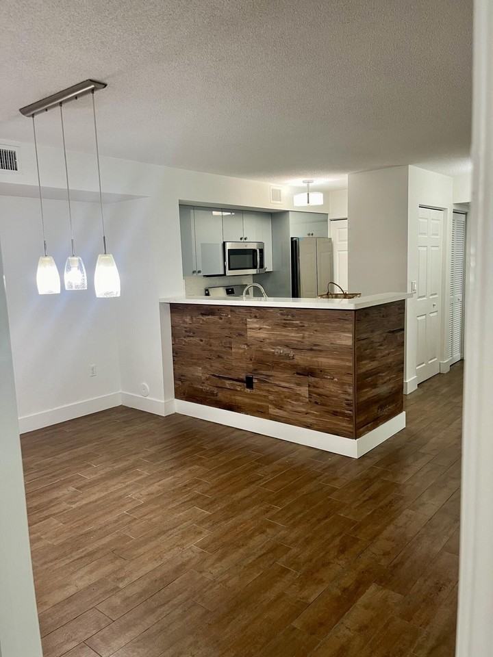 631 Sw 111th Ln #102 - Photo 2 of 13