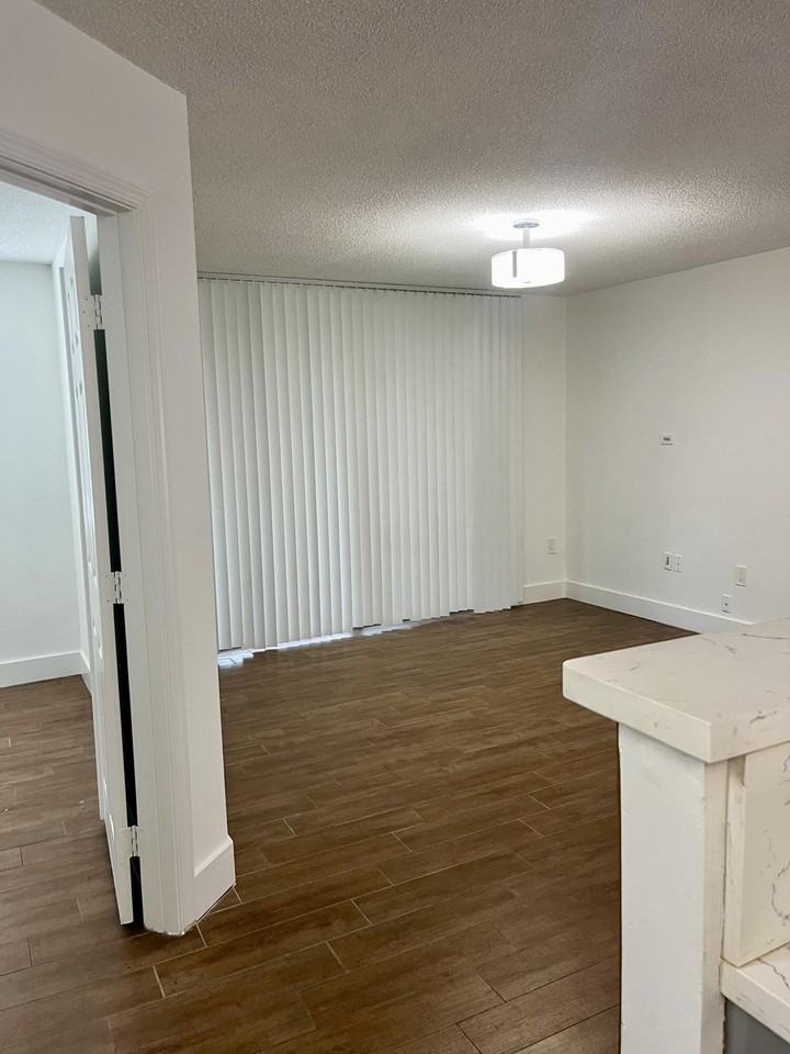 631 Sw 111th Ln #102 - Photo 5 of 13