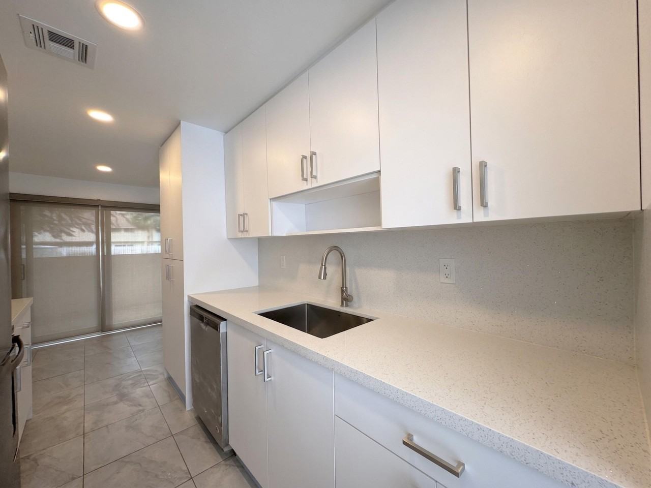 855 Nw 80th Way #6 - Photo 7 of 10