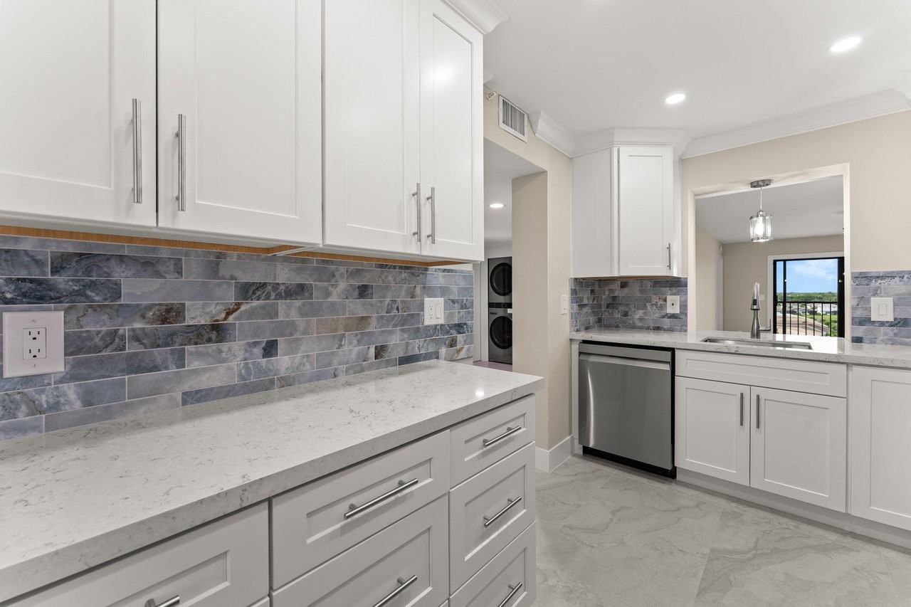 14476 Amberly Ln #704 - Photo 5 of 27