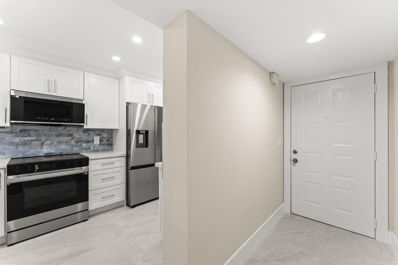 14476 Amberly Ln #704 - Photo 6 of 27