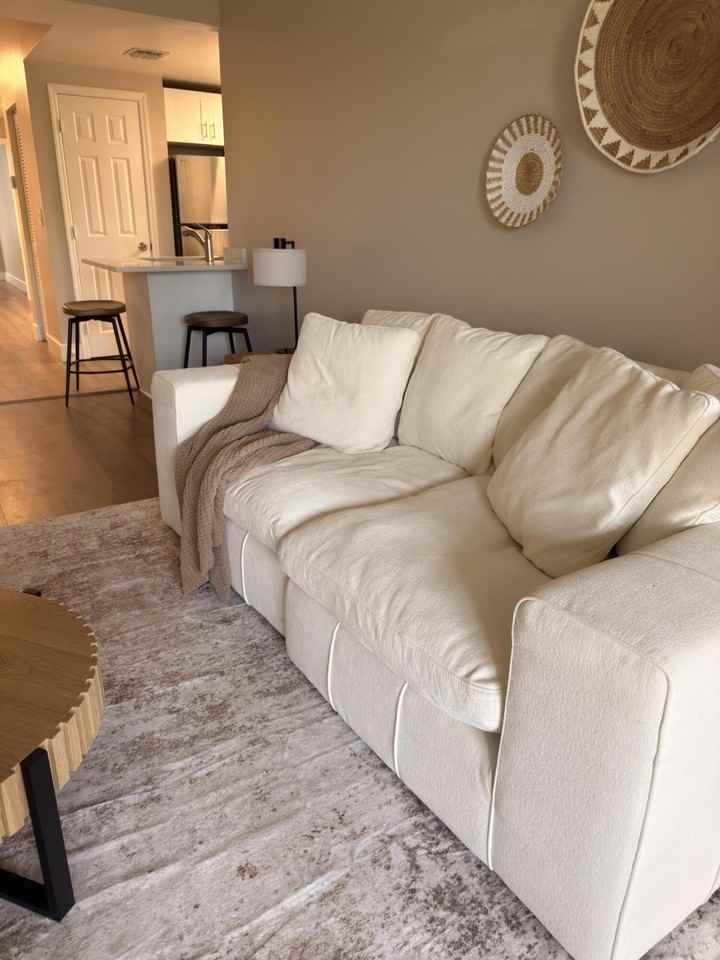 2060 Greenview Shores Blvd - Photo 4 of 24