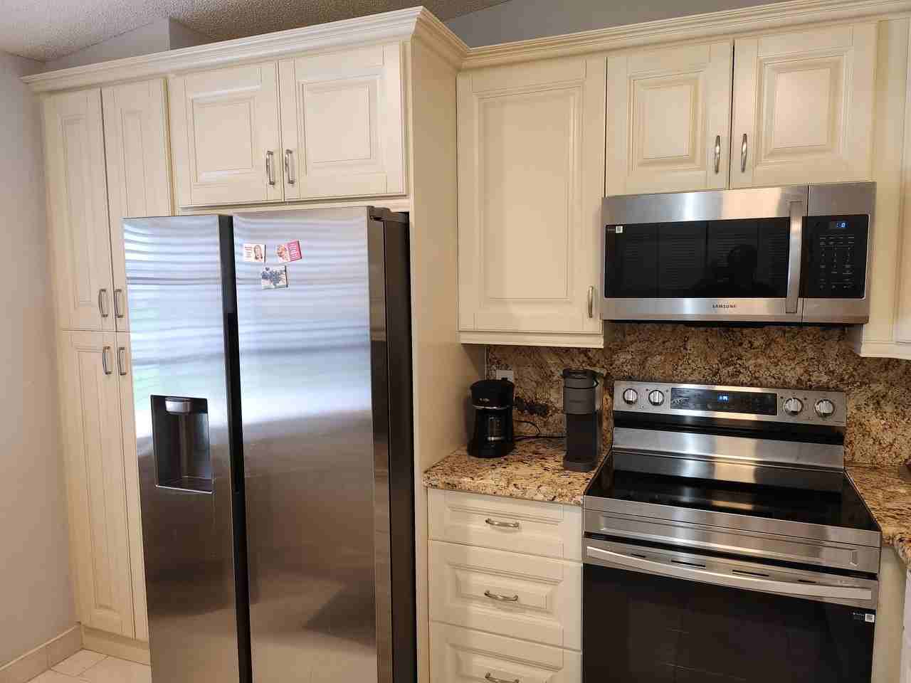8951 Sunnywood Pl #B - Photo 6 of 48
