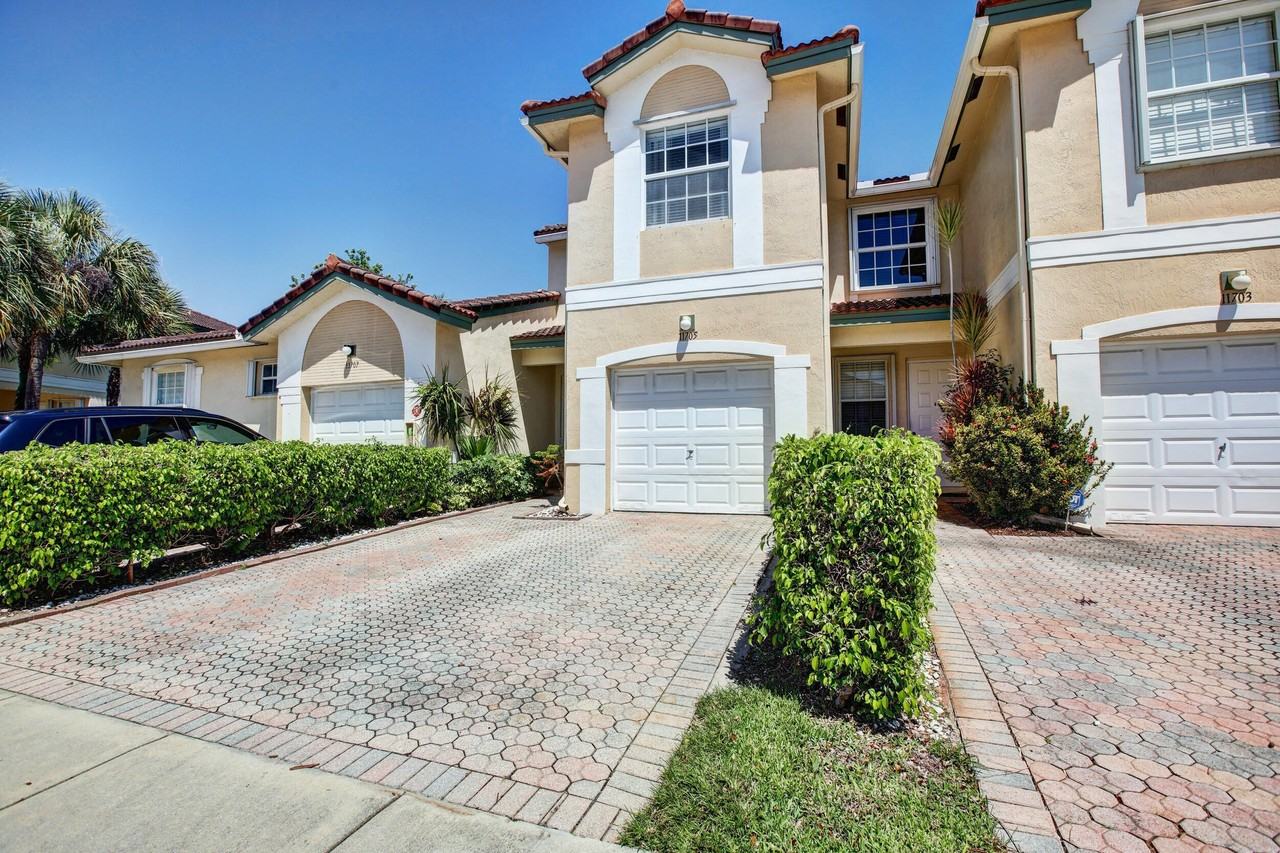 11705 Nw 47th Dr - Photo 4 of 41