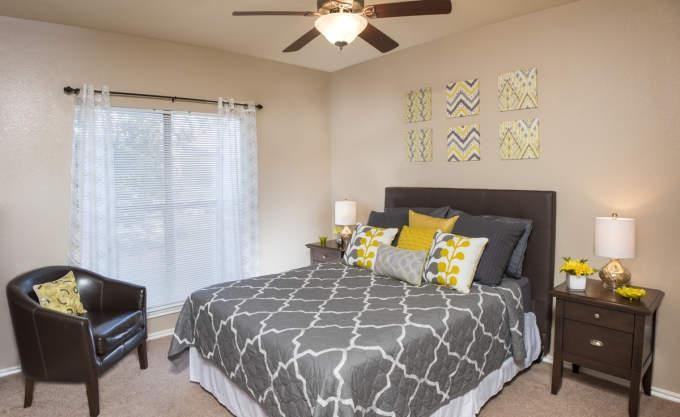 2089 W Hebron Pkwy - Photo 2 of 10