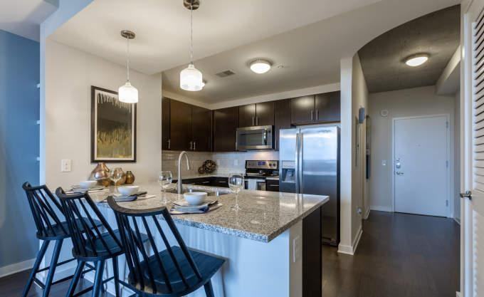 1733 Payne St - Photo 3 of 10