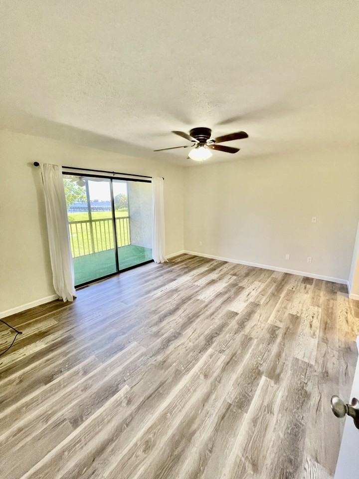 12498 Riverside Dr #205 - Photo 7 of 22