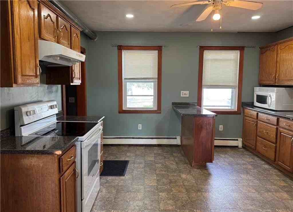 177 S Bend St #1stFL - Photo 6 of 7