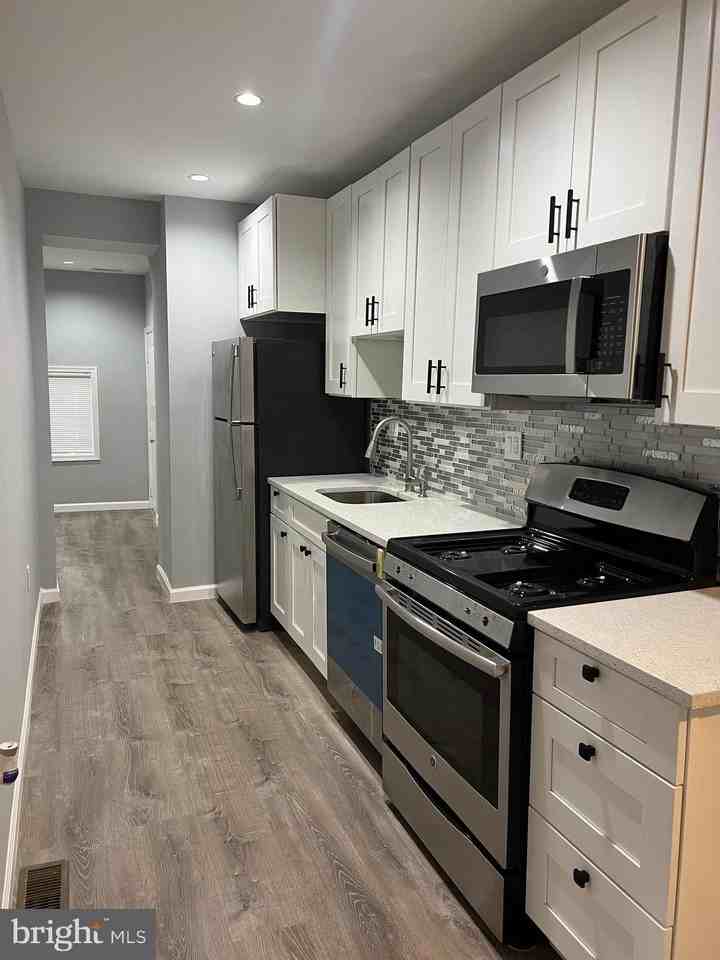 208 21st St Ne #1 - Photo 4 of 15