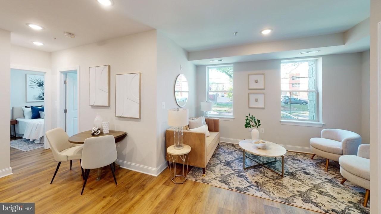 220 Hamilton St Nw #218 - Photo 3 of 11