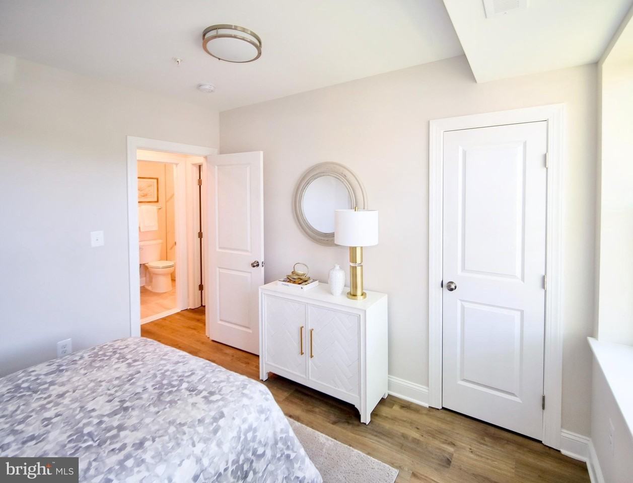 220 Hamilton St Nw #218 - Photo 5 of 11