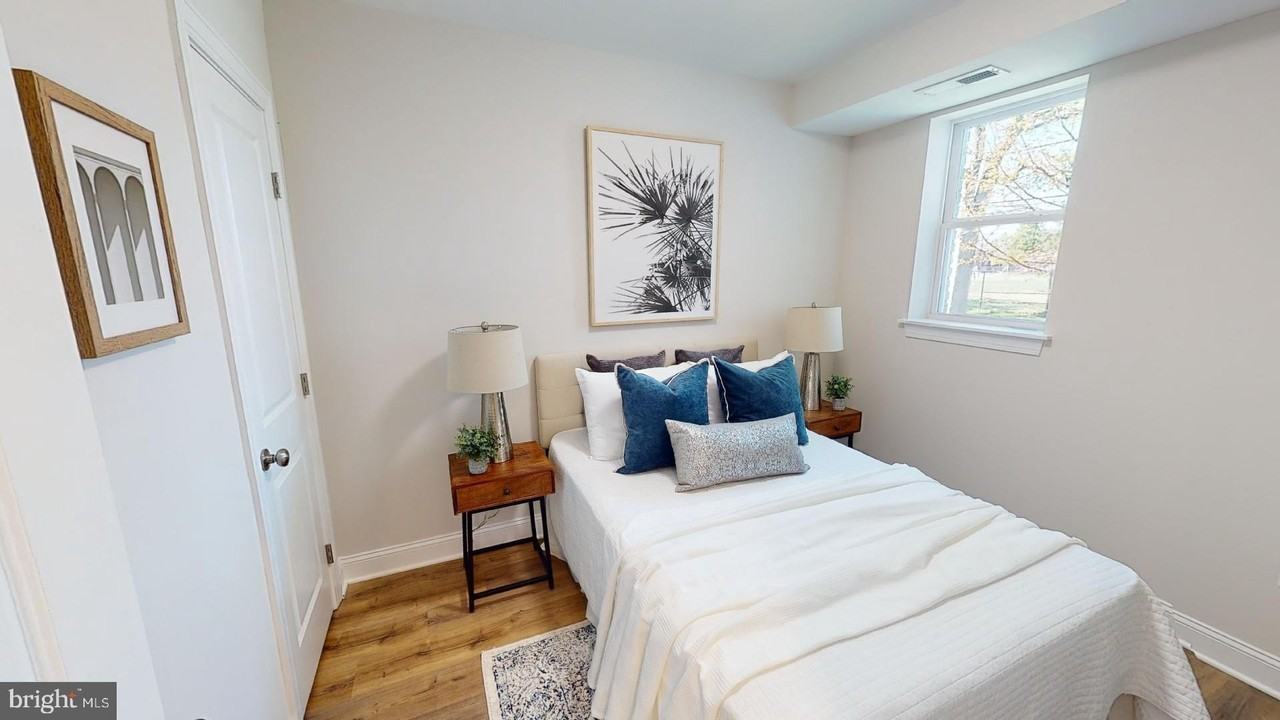 220 Hamilton St Nw #218 - Photo 6 of 11