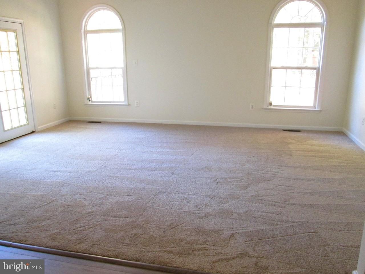 1300 Treasure Dr - Photo 4 of 34
