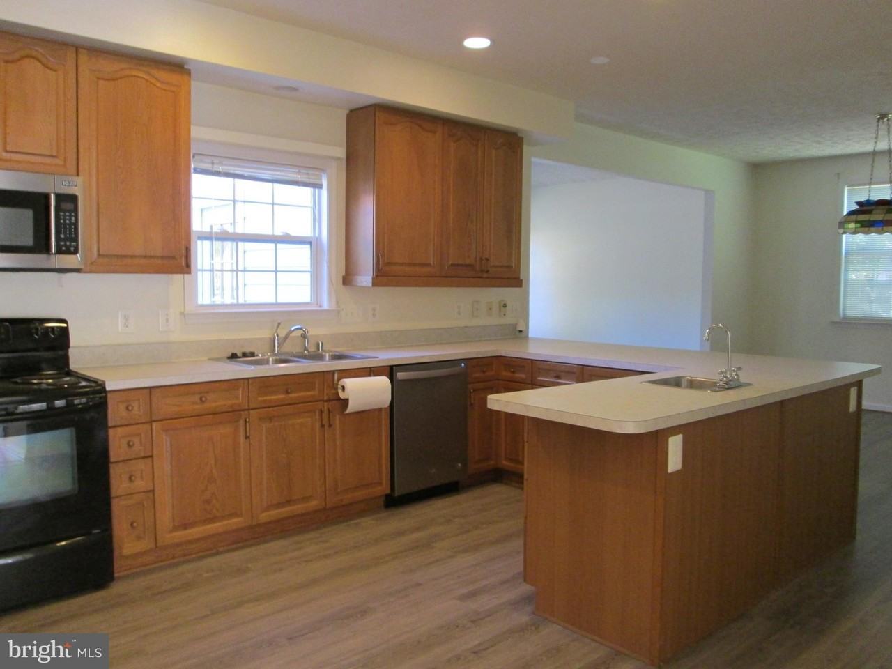 1300 Treasure Dr - Photo 5 of 34