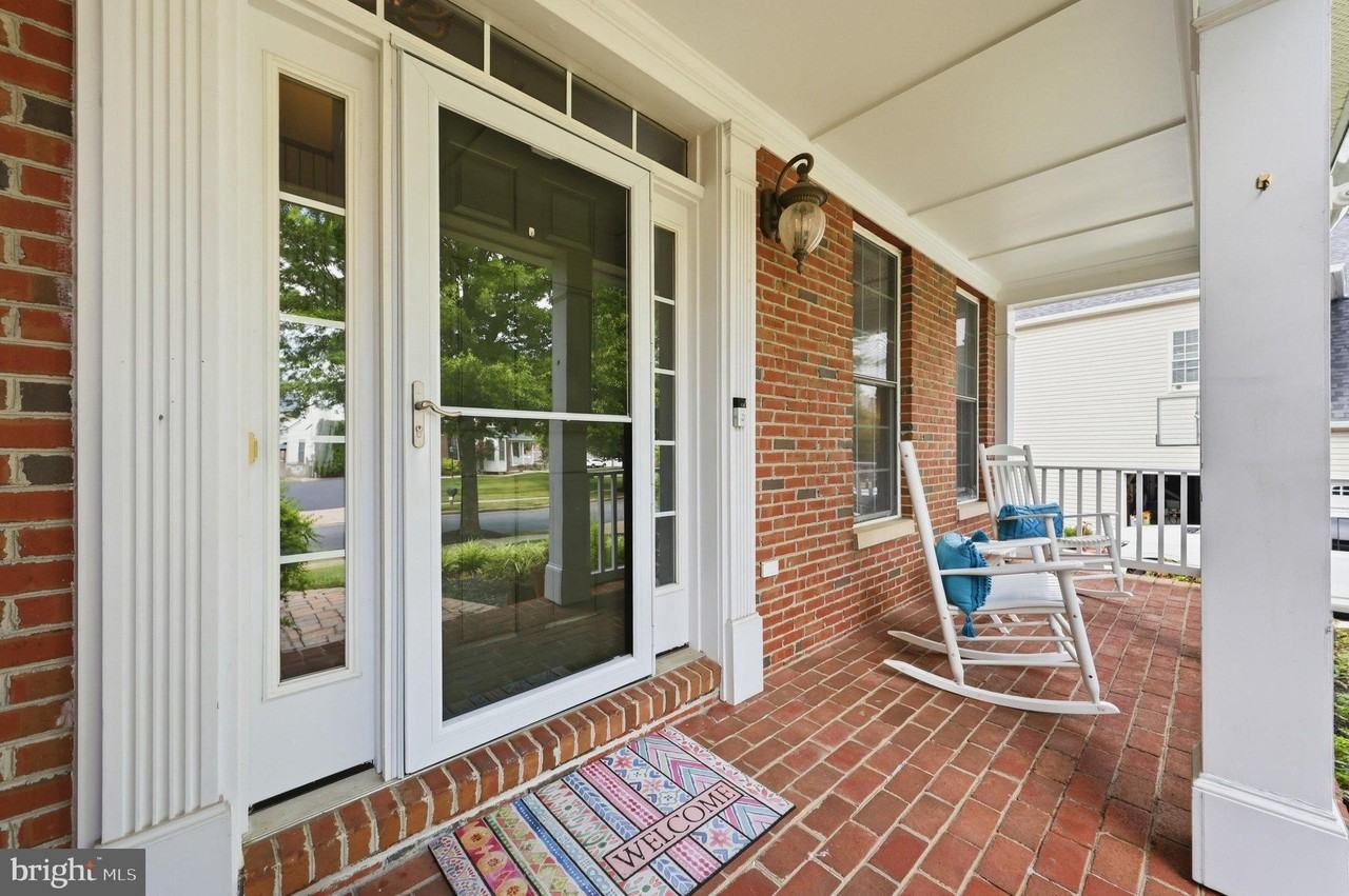 3852 Glasgow Way - Photo 2 of 50