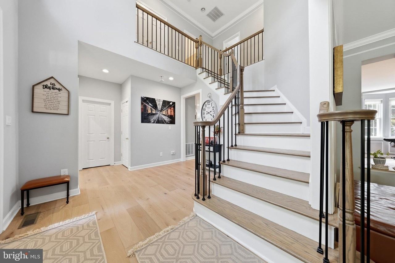 3852 Glasgow Way - Photo 4 of 50