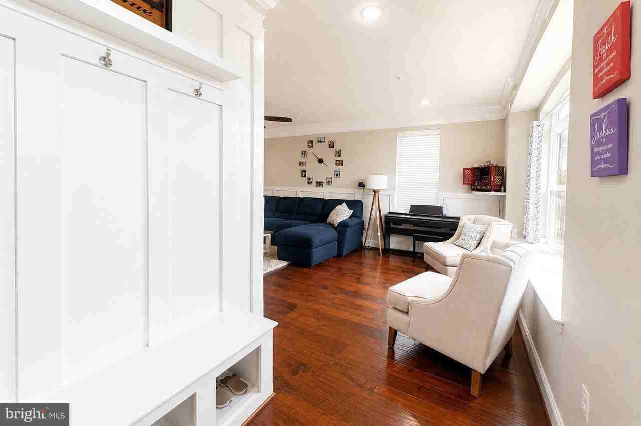 22494 Newcut Rd - Photo 3 of 26