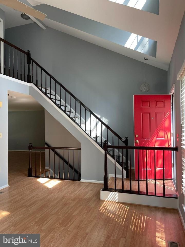 13928 Mustang Hill Ln - Photo 3 of 30