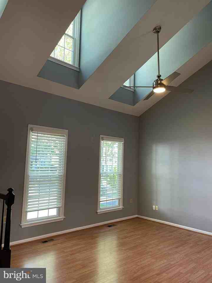 13928 Mustang Hill Ln - Photo 5 of 30