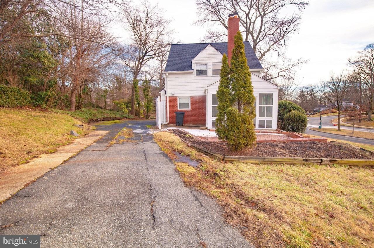 5810 Greenleaf Rd - Photo 3 of 29