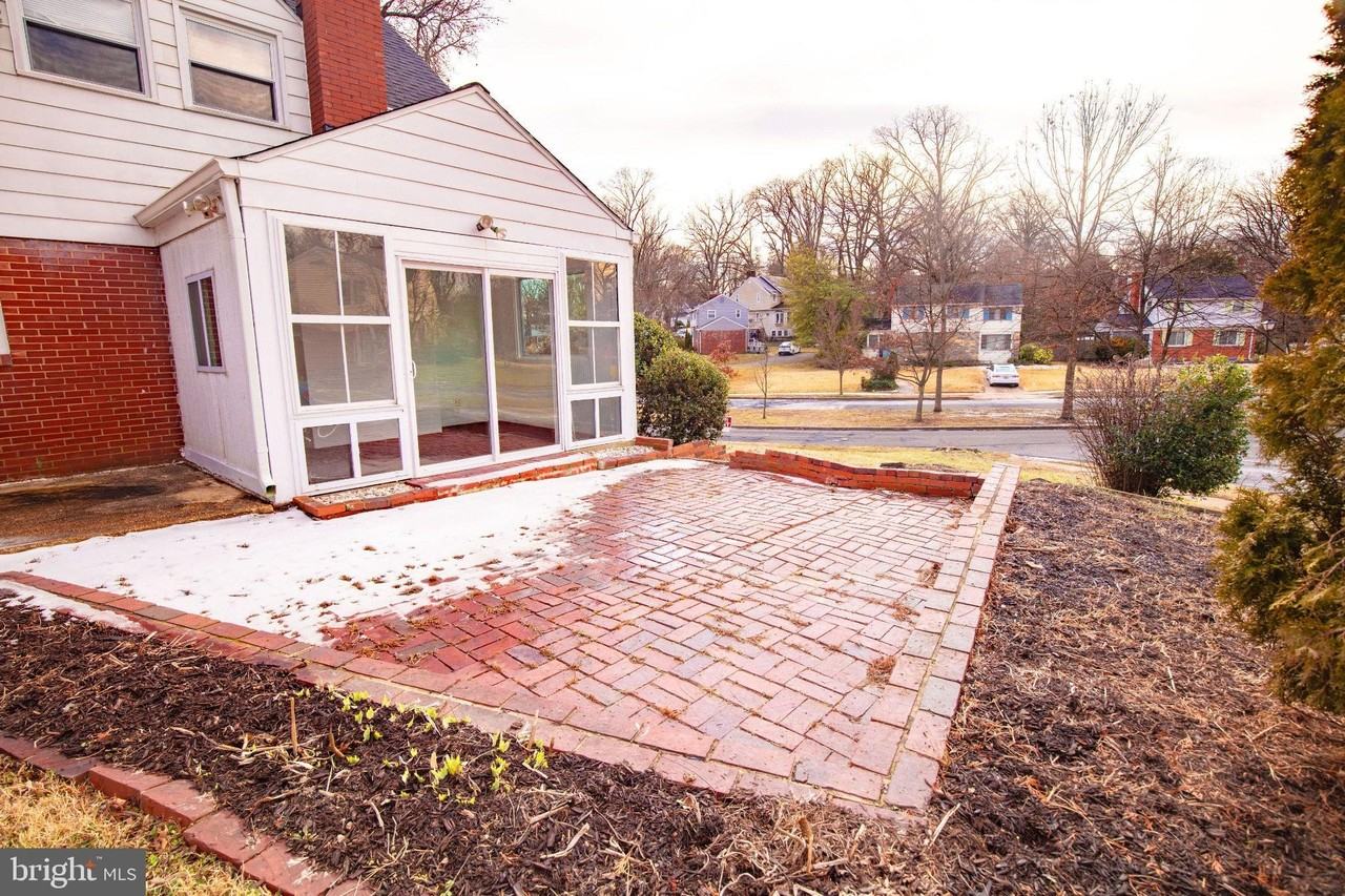 5810 Greenleaf Rd - Photo 4 of 29